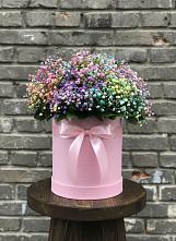 Цветочная композиция из Гипсофила и Розы в шляпной коробке в Родниках Краснодарского края