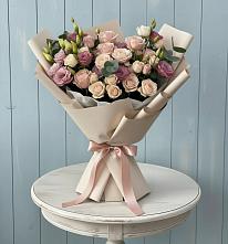 Букет цветов из:  Розы и Лизиантусы в Родниках Краснодарского края