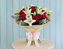 Букет цветов из:  Лилии и Розы в Родниках Краснодарского края