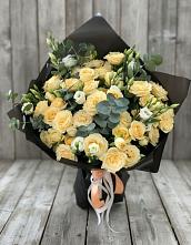 Букет цветов из:  Розы и Лизиантусы в Родниках Краснодарского края