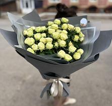 Букет Белые кустовые розы Солинеро в Родниках Краснодарского края