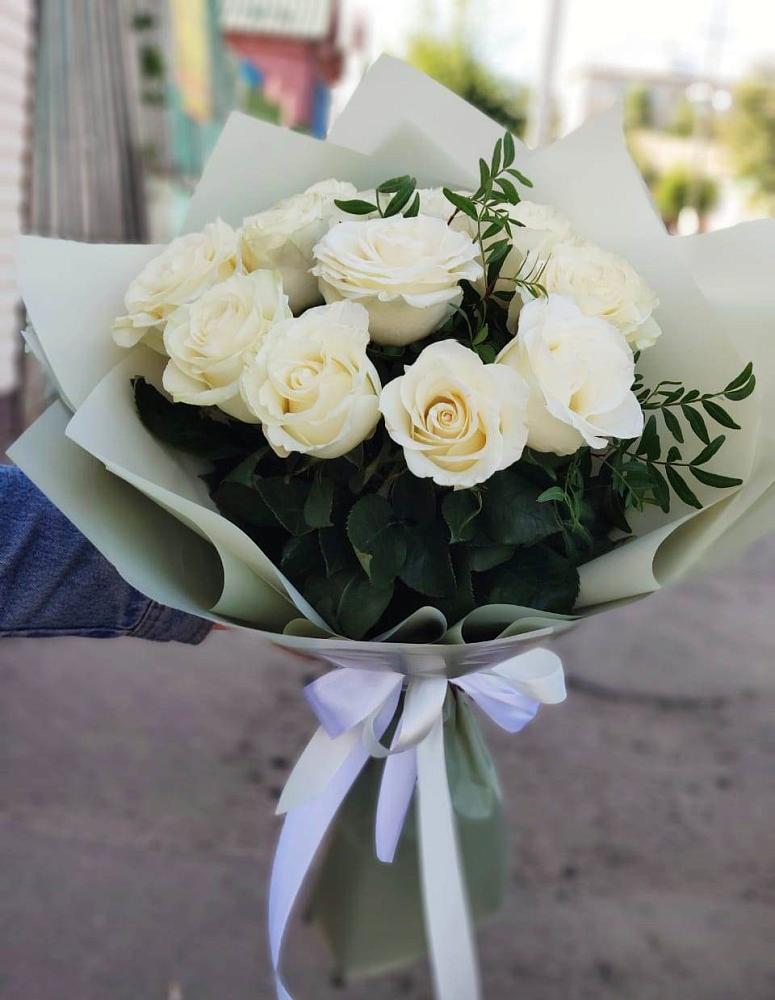 Букет Белые розы Проуд в Родниках Краснодарского края