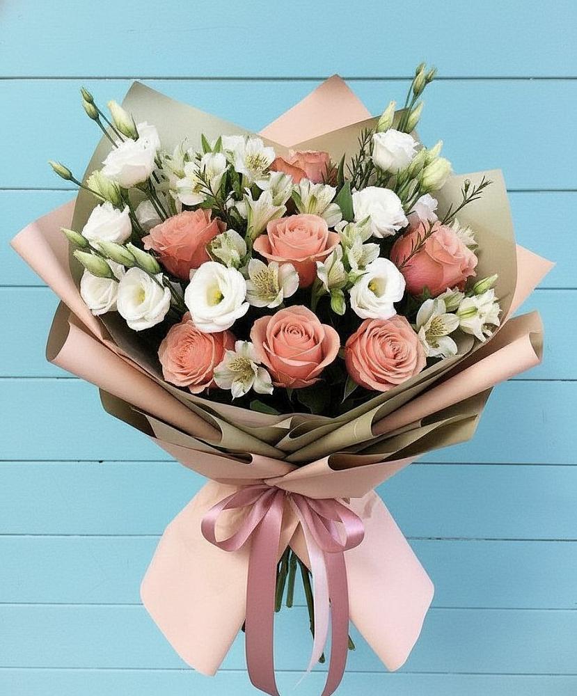 Букет цветов из: Розы, Альстромерии и Лизиантусы в Родниках Краснодарского края