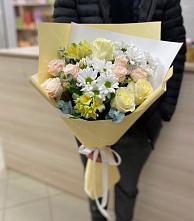 Букет цветов из:  Альстромерии, Розы и Хризантемы в Родниках Краснодарского края