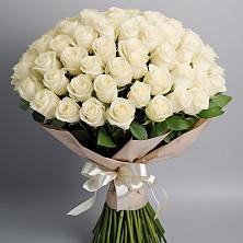 Букет 101 беля роза Белоснежка в Родниках Краснодарского края