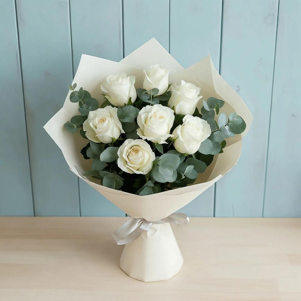 Букет Белые розы в Эвкалипте в Родниках Краснодарского края