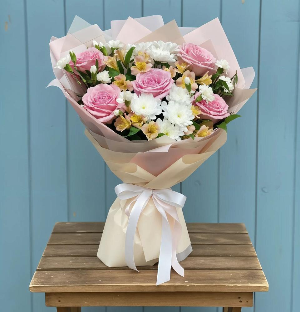 Букет цветов из: Гвоздики, Орхидеи и Розы в Родниках Краснодарского края