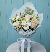Букет цветов из:  Розы и Лизиантусы в Родниках Краснодарского края