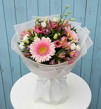 Букет цветов из:  Герберы, Альстромерии и Лизиантусы в Родниках Краснодарского края