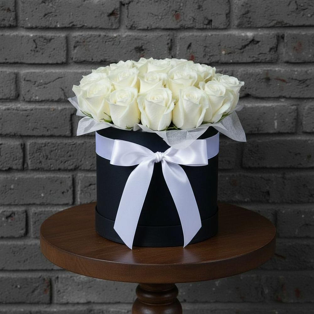 Цветочная композиция из Розы в шляпной коробке в Родниках Краснодарского края